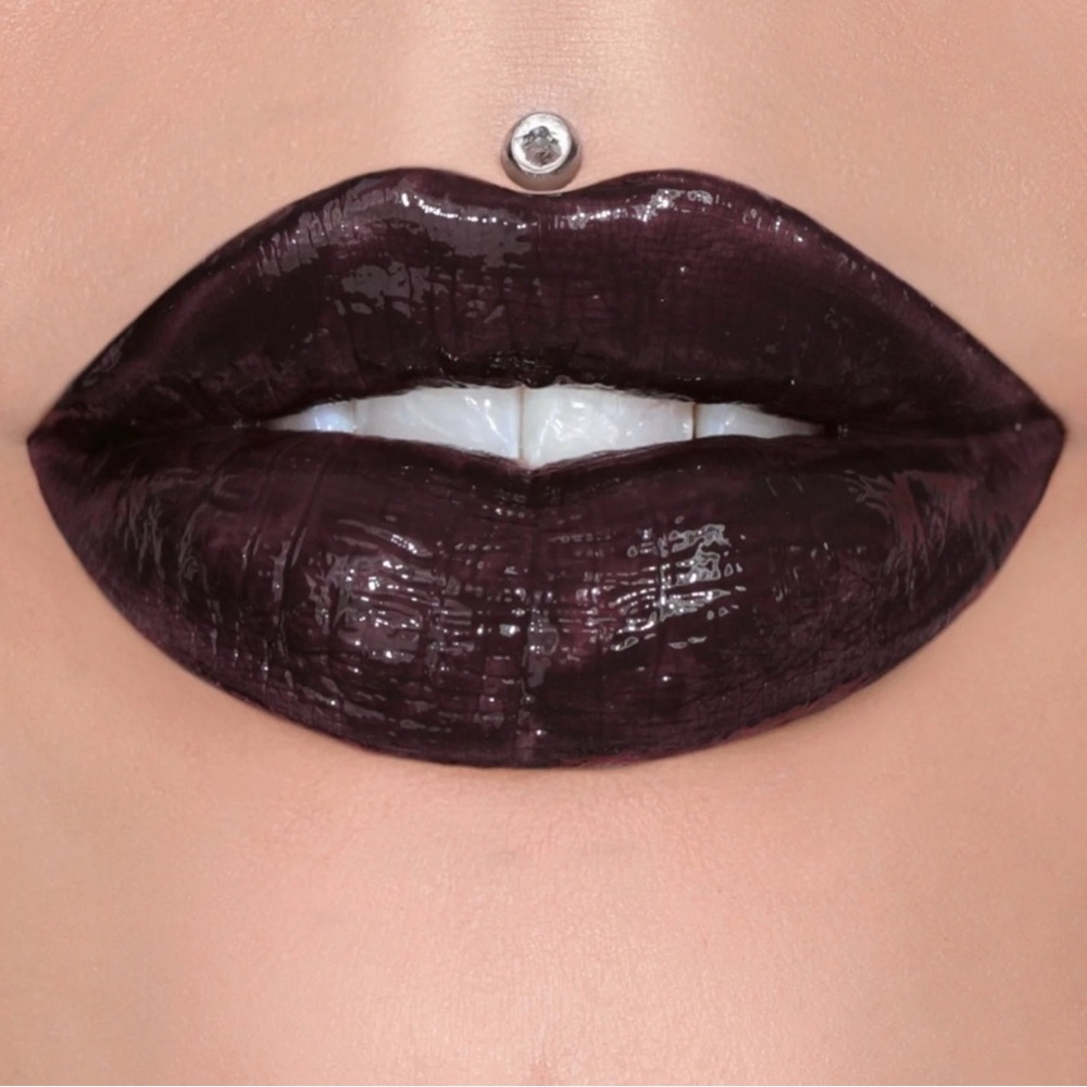 Jeffree Star Supreme Gloss - In A Dark Place - Dark Purple with Grey